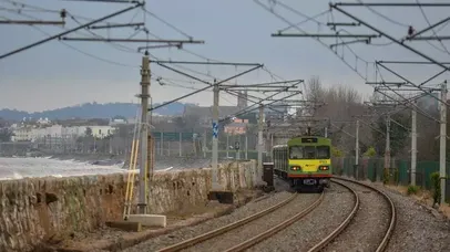 Un angajat la căile ferate se plânge că primește un salariu de 121.000 de euro pe an și nu face nimic: „Stau și citesc ziarul”