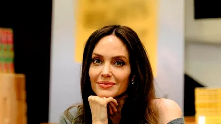Angelina Jolie renunță, după 20 de ani, la rolul de ambasador al UNHCR