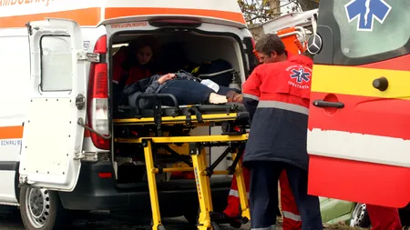 Accident pe DN1. Două persoane rănite grav după ce o mașină a lovit o motocicletă