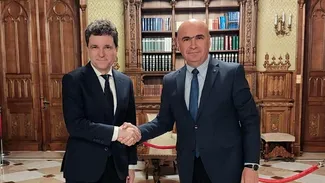 Doru Bușcu, în Cațavencii: Trei mediocri nu se dau plecați de la vârful statului