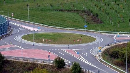 Se schimbă regulile de circulație! Cum va trebui să acordați prioritate în sensul giratoriu de acum înainte. Titi Aur: ”Va fi greu de aplicat”