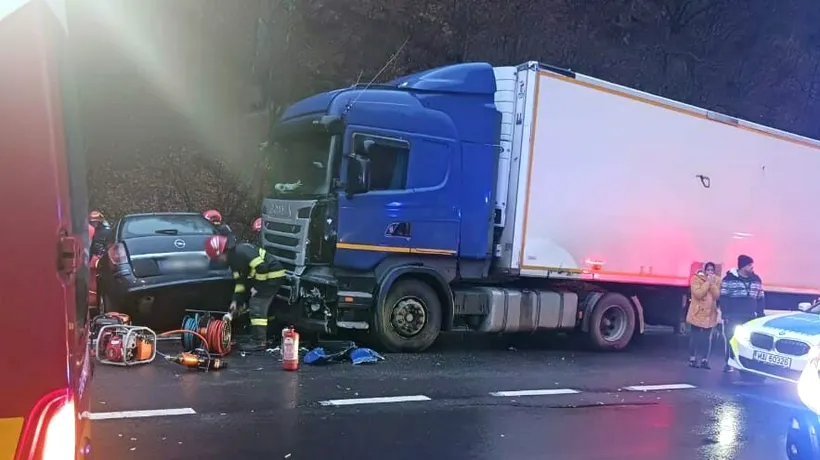 IMPACT frontal între un TIR și un autoturism, pe un drum național din județul Brașov. Șase persoane au fost rănite, între care trei copii