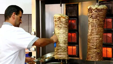 Orașul din România unde elevii care obțin nota 10 la BAC vor primi shaorma gratis! „Vrem să le oferim un mic moment de răsfăț”