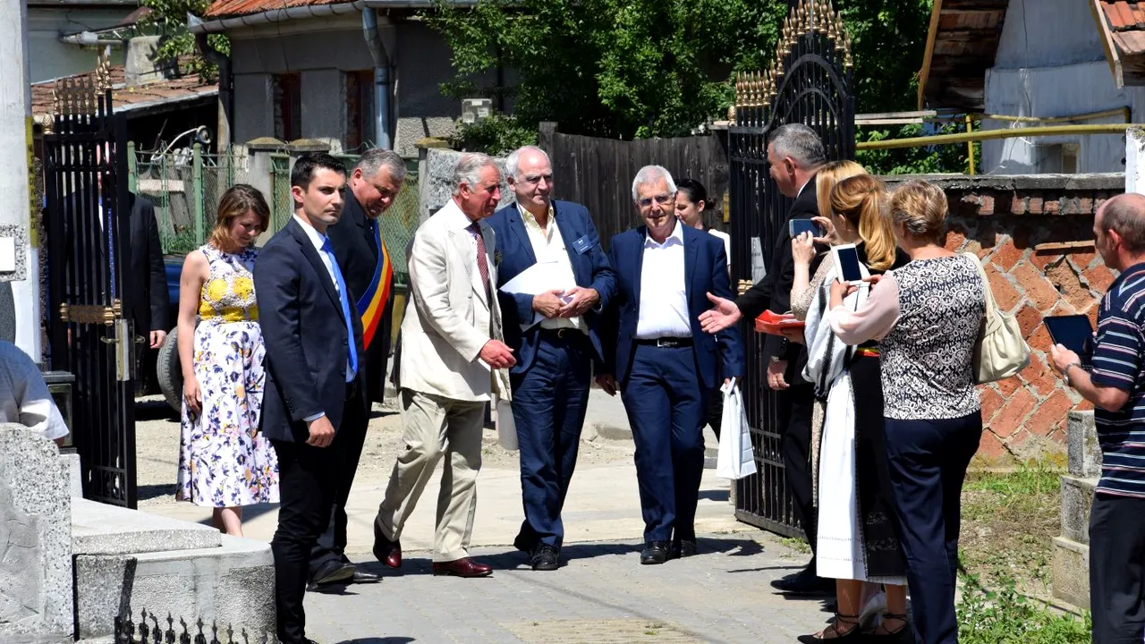 Prima oprire a Prințului Charles, în România, după ce a anunțat că vrea să  restaureze bisericile medievale abandonate din țară. VIDEO 