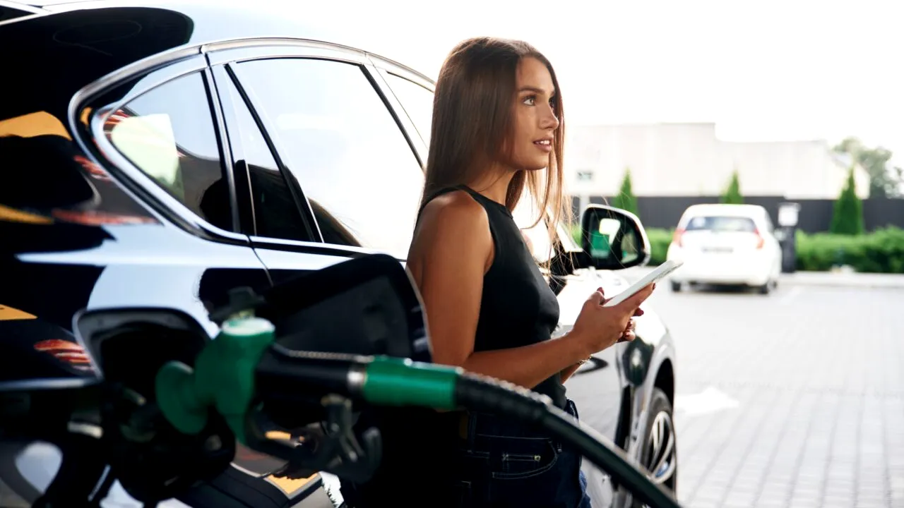 Ungaria se pregătește de “criza benzinei” după sancțiunile SUA asupra Rusiei