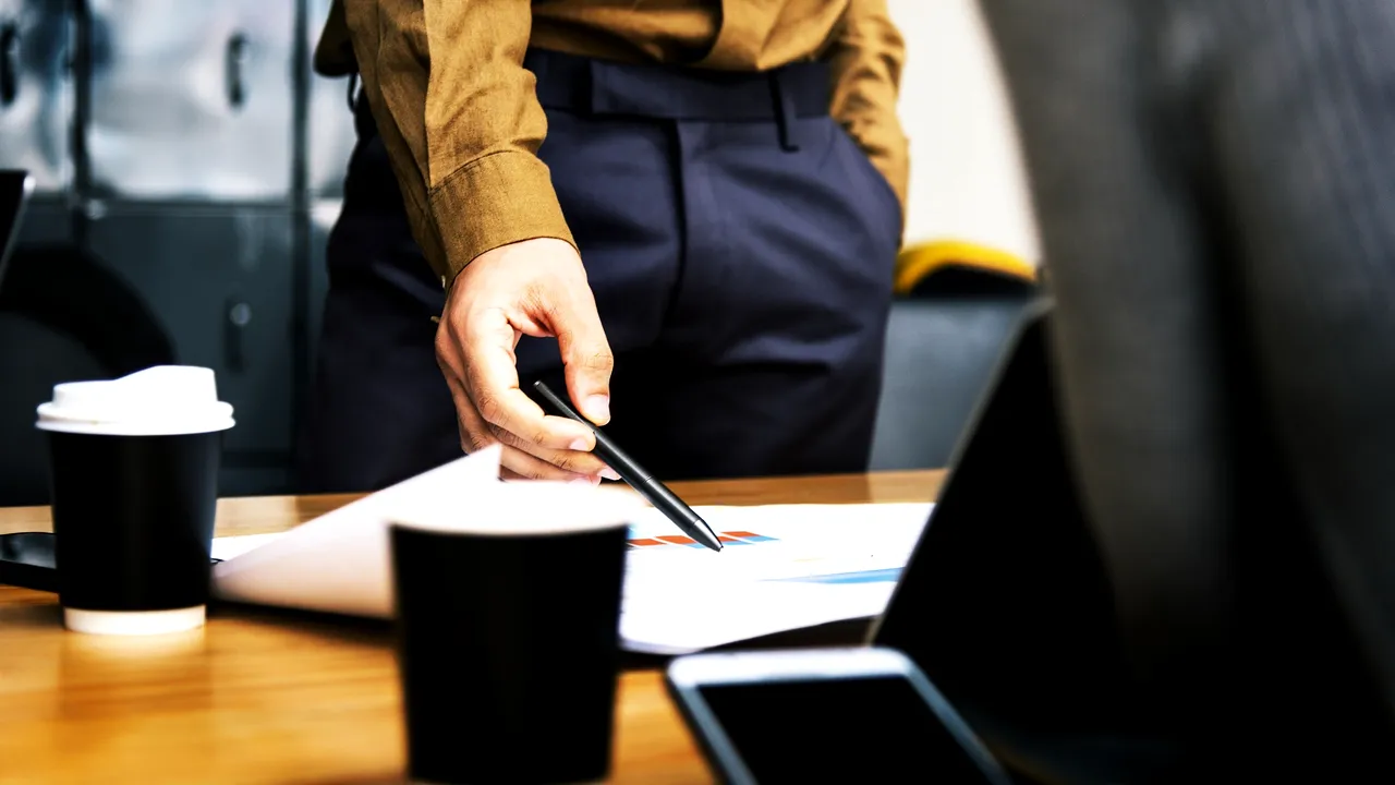 Compania în care salariul directorului s-a DUBLAT anul trecut. Câștigă de 143 de ori mai mult decât angajatul mediu