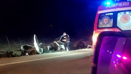 Doi morți și doi răniți, după ce o mașină a lovit o căruță pe un drum din Dolj