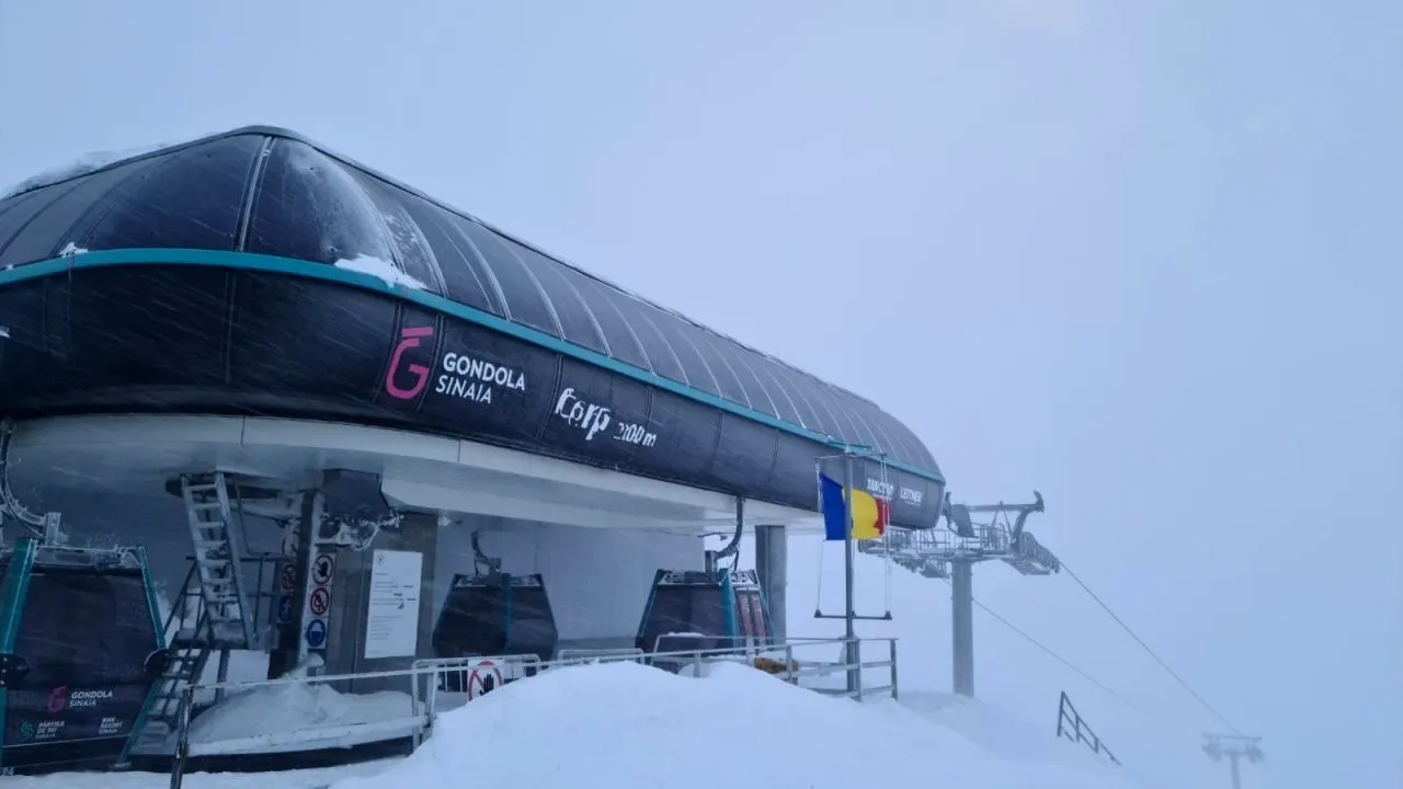 O avarie de aproape 12 ore a blocat total transportul telegondolei de la Sinaia. 24 de turiști au rămas la cota 1400