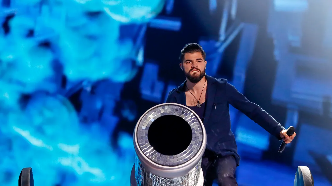 Probleme pentru România la Eurovision: Alex Florea s-a accidentat la prima repetiție pe scena de la Kiev