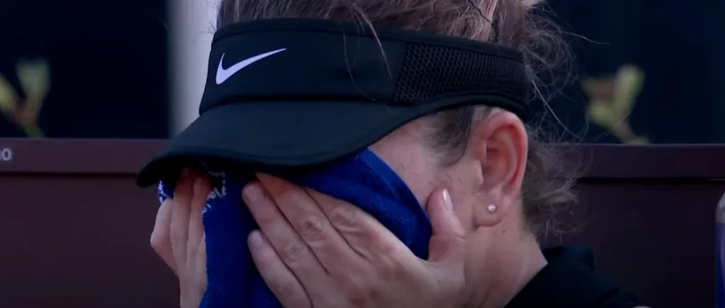 Simona Halep s-a accidentat la Roma. A părăsit terenul plângând și a abandonat în setul doi meciul cu Kerber