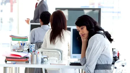 Cum sunt privite glumele bărbaților și ale femeilor, la locul de muncă. STUDIU