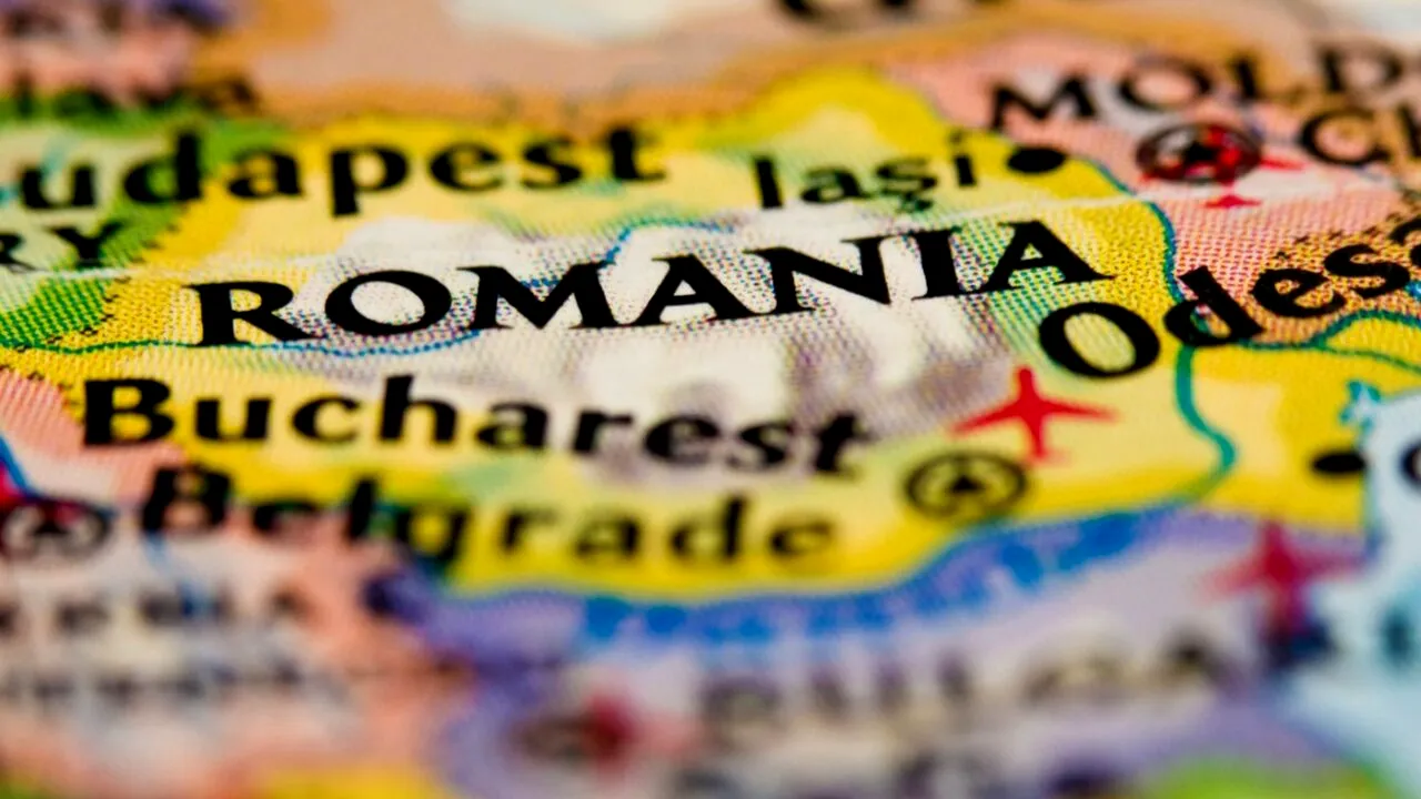 Un sat din România arată precum un LABIRINT. Care e motivul pentru care drumurile din localitate au fost construite în acest fel