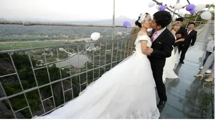 Căsătorie „în aer
