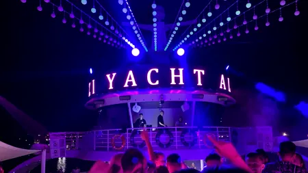 La Oxford studiezi Summer Vibes! … pe yacht! (P)