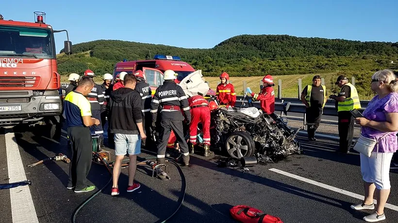 Accident grav pe Autostrada Deva - Sibiu între un autoturism și un tir. Trei persoane, printre care și o minoră, rănite. FOTO