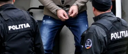 Trei băcăuani, arestați după ce au înșelat un bărbat cu 7.000 euro pentru a-i obține un permis auto