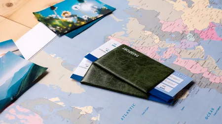 Cât costă un bilet de avion către Dublin, Mykonos, Santorini sau Marrakech, în ianuarie 2025. Prețurile sunt cu până la 60% mai ieftine, în medie