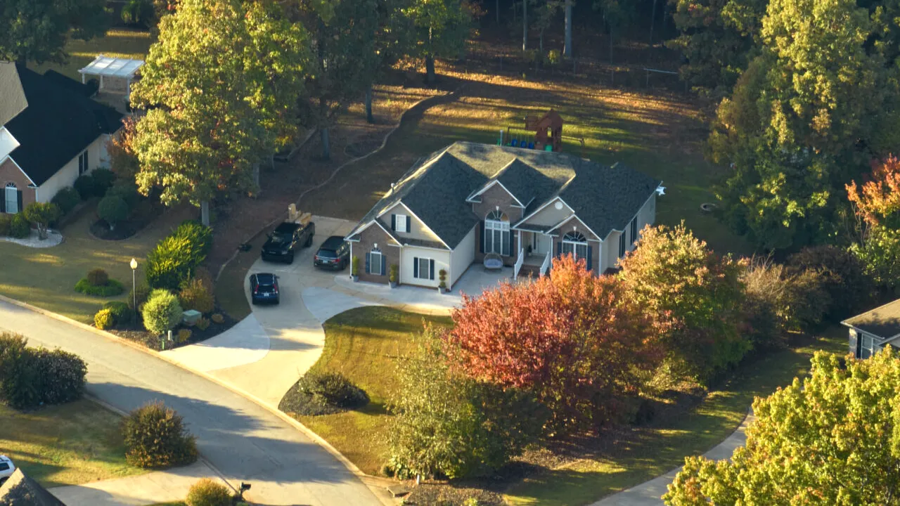 Lege pentru proprietarii din România. Ce se întâmplă dacă ți s-a încălcat proprietatea