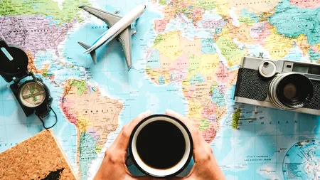 Luna și vacanța! Destinații de top și evenimente care au loc în 2025