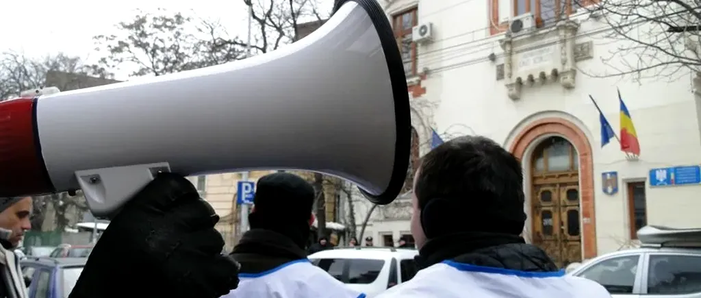 ANGAJAȚII din Educație ies în stradă! Ce anunț a făcut Federația Sindicatelor Libere din Învățământ