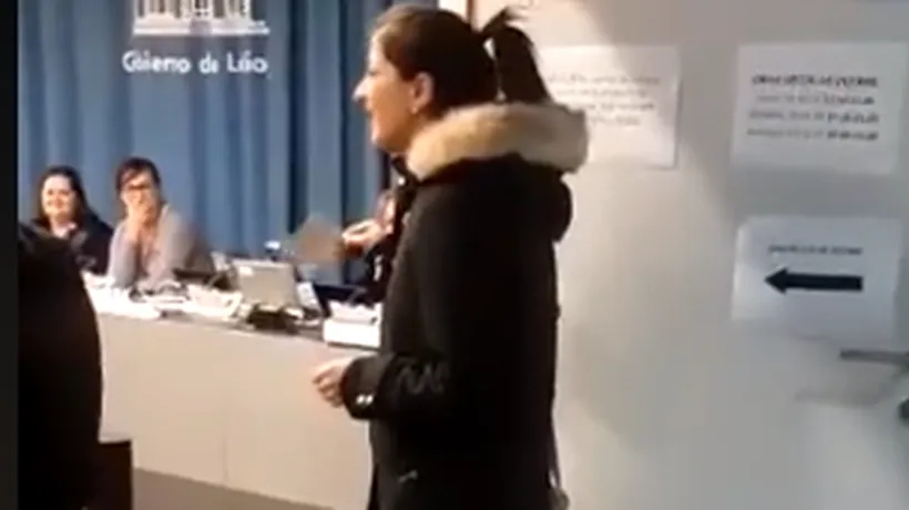 Moment emoționant la urne. O româncă din Slatina a cântat „Acasă-i România înainte să voteze la o secție din Spania - VIDEO