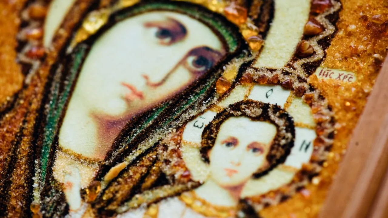 Calendar ortodox ianuarie 2025. Ce sărbători de cruce ROȘIE sunt în prima lună din 2025