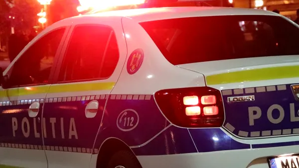 Un tânăr de 18 ani, fără permis, s-a urcat beat la volan, a lovit o mamă cu un bebeluș, apoi a fugit