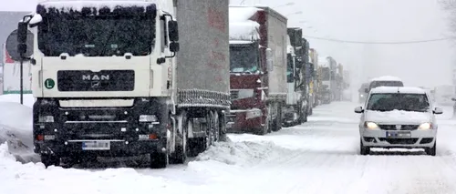 Circulație îngreunată pe drumuri naționale din cinci județe, din cauza zăpezii
