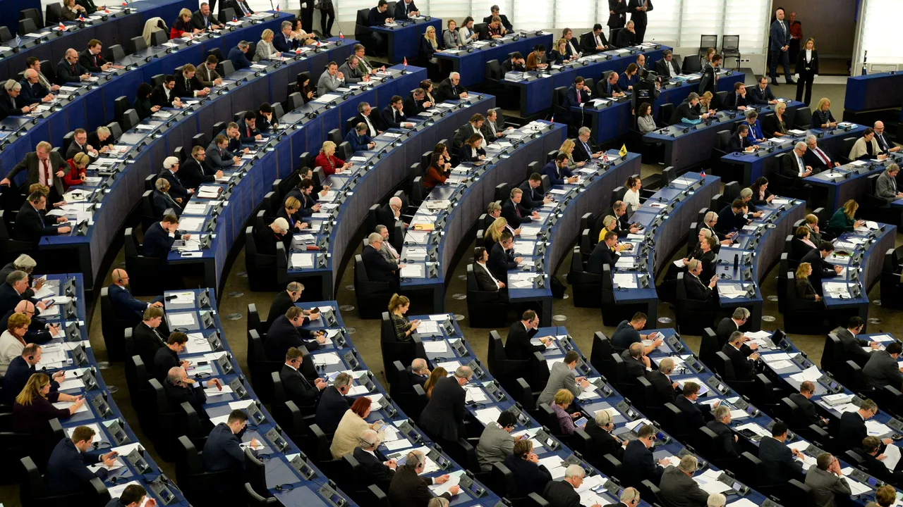 Eurodeputații dezbat alături de Comisia Europeană situația statului de drept în România