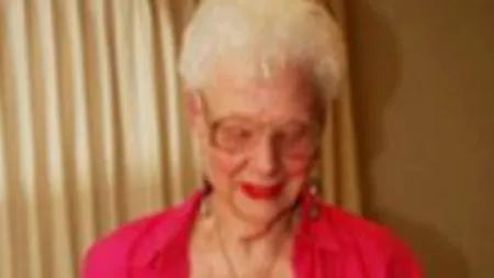 Și-a recăpătat vedea după ce medicii i-au implantat un telescop minuscul