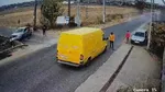 A furat o mașină cu un minor în ea. Un șofer fără permis și beat a intrat cu mașina într-un cap de pod