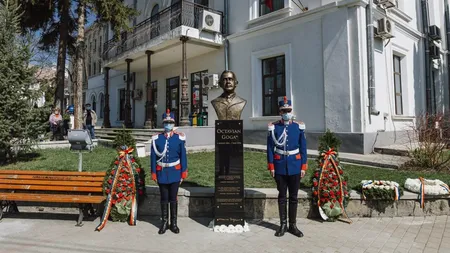 Bustul lui Goga din Copou a dispărut. O asociație din Arad a cerut Primăriei Iași să îl îndepărteze