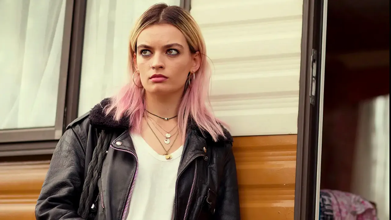 Starul ”Sex Education”, EMMA MACKEY, va părăsi serialul Netflix după sezonul 4