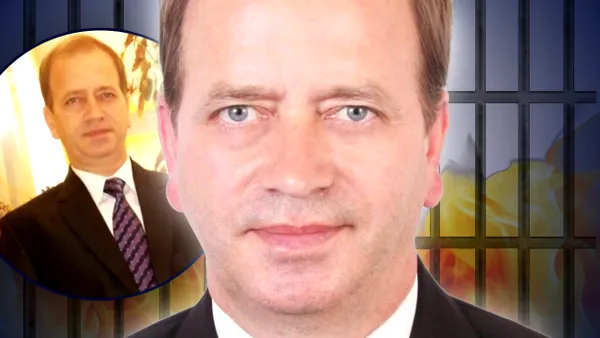 Primarul care şi-a dat foc la primărie a fost condamnat la închisoare cu executare. Edilul are de plătit şi despăgubiri de aproape 500.000 de lei
