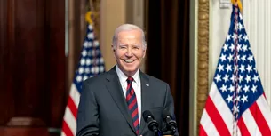 VIDEO | Joe Biden glumește cu arsenalul nuclear din dotarea SUA: „Pușcașul meu marin are un cod pentru a arunca lumea în aer”