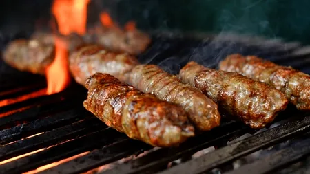 Cinci tone de carne au fost confiscate din restaurante de pe litoral. Ce amenzi au primit comercianții