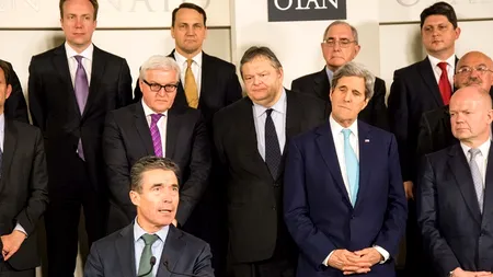 Șeful NATO, la București, mesaj pentru urechile lui Putin: Am putea avea BAZE PERMANENTE în România 