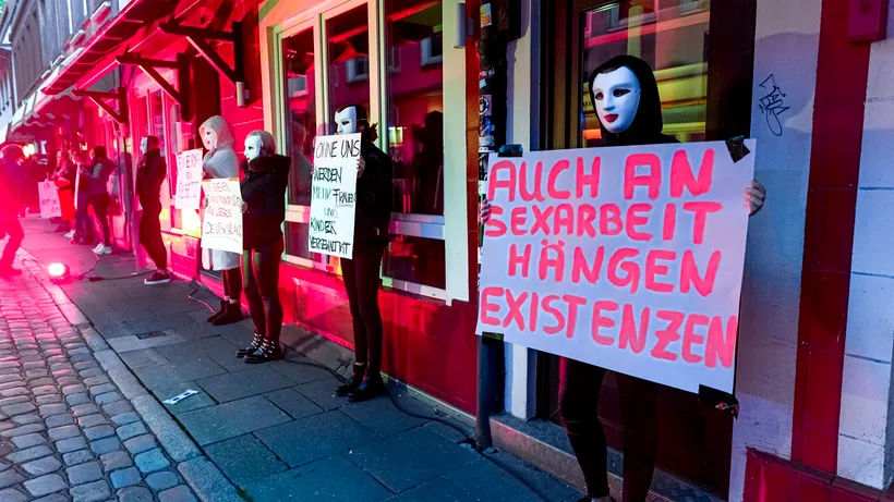 NEMULȚUMIRE. Prostituatele din Germania au protestat pentru a cere redeschiderea bordelurilor