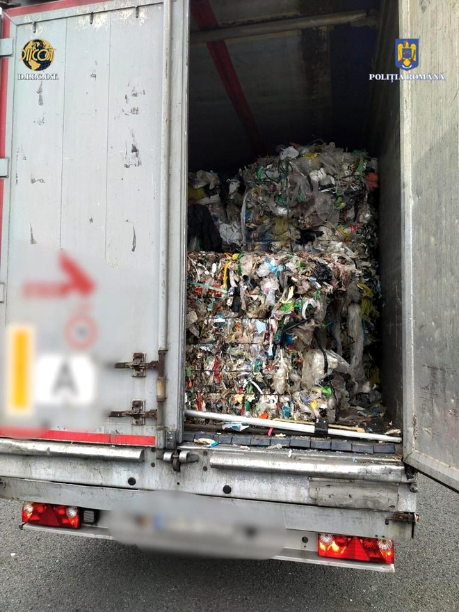 Mafia deșeurilor. Mai multe persoane au introdus în România 1.500 de tone de gunoaie