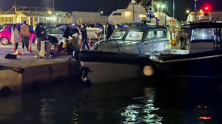 Tragedie în Grecia. O barcă plină cu imigranți, lovită de o navă a Pazei de Coastă. Sunt cel puțin 15 morți