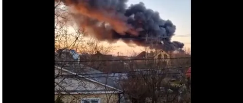 Orașul Harkiv, înecat într-un nor de fum dens după ce rușii au bombardat o piață uriașă