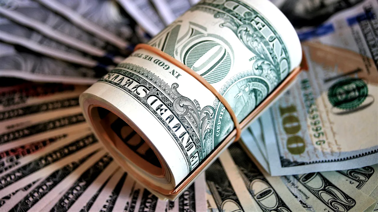 Un milionar și-a retras banii de la bancă deoarece nu a fost lăsat să intre fără mască în instituție