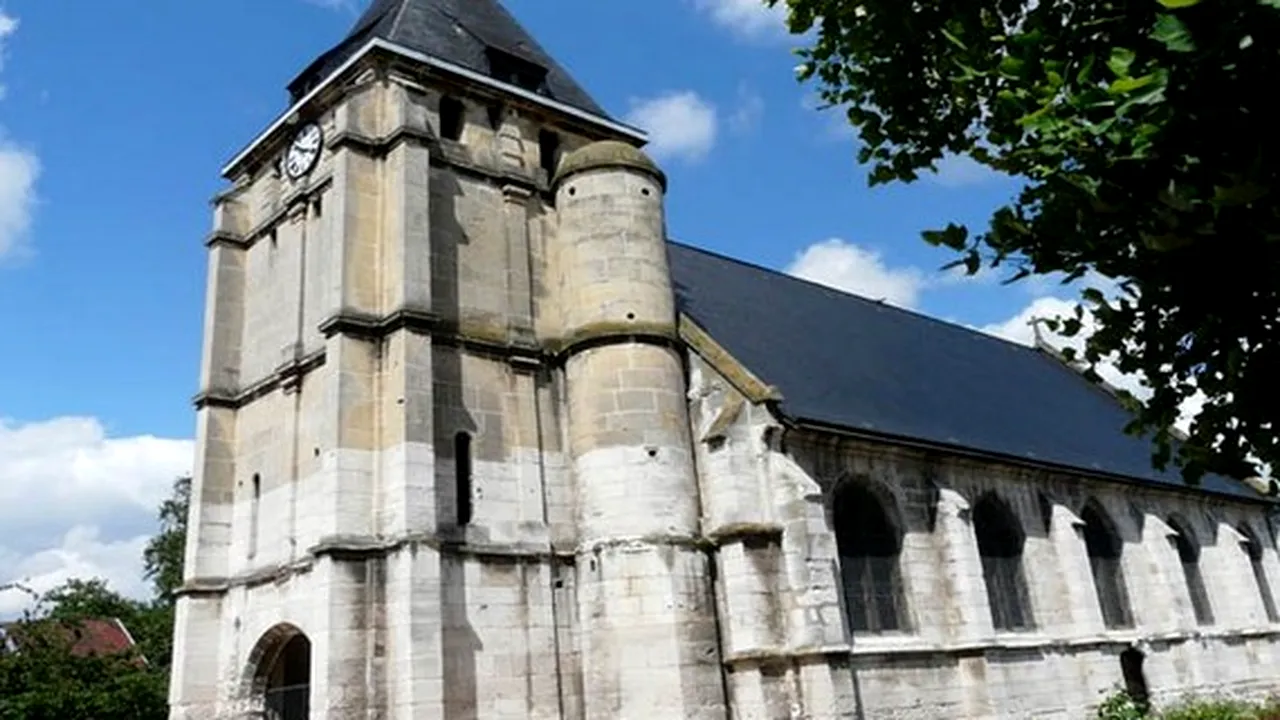 Dialogul incredibil dintre asasinii preotului francez și călugărițe