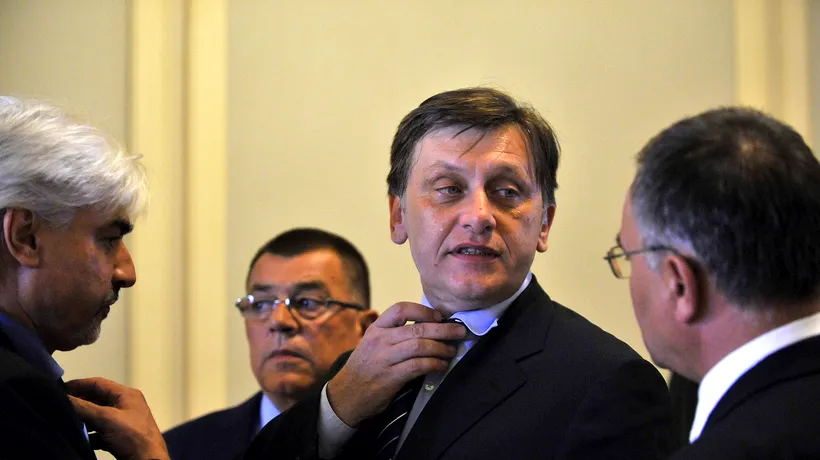 Antonescu spune că Băsescu este și mai epavă și că de la Ponta vrea mai multă forță