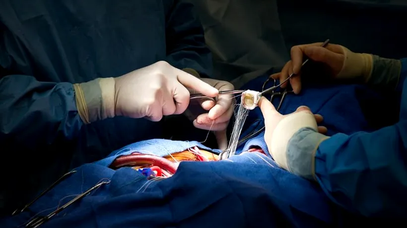 Un chirurg de top din Marea Britanie și-a INSCRIPȚIONAT inițialele pe ficatul unui pacient. Cum a justificat gestul