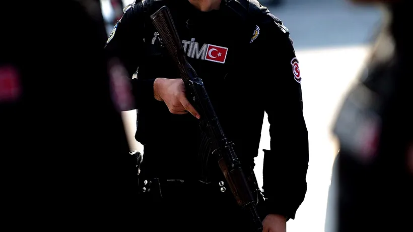 Aproape 4.000 de funcționari turci, concediați pentru legături cu clericul Gulen