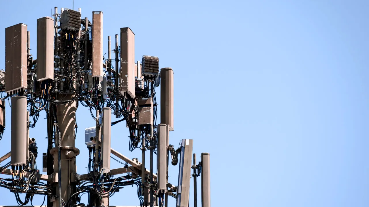 ANCOM a dat sancțiuni de peste 2,5 milioane de lei în 2024, după ce a făcut peste 4.200 de controale în sectorul telecom. Principalele nereguli