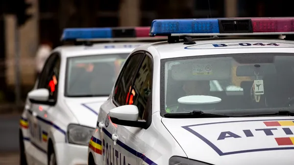 Trei bărbați, cercetați pentru tentativă de OMOR, după ce s-au năpustit cu un cuțit asupra unui tânăr, pe o stradă din Sectorul 2