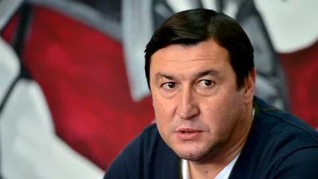 Viorel Moldovan antrenează Rapidul fără contract. 