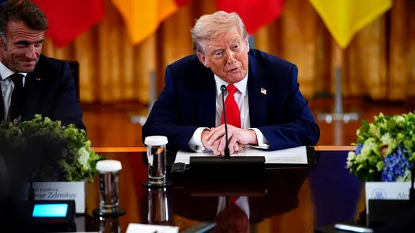 Trump, Zelenski și liderii europeni, cu harta Ucrainei pe masă! Ce teritorii ucrainene ar putea ajunge definitiv sub controlul Rusiei